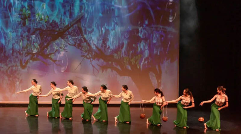 傣族风情舞蹈诗“水”—— 2022年加拿大杨小花民族舞蹈学院“舞之魂” 大型舞展