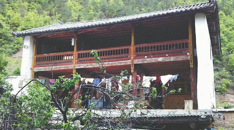 把云南民居搬到西弗吉尼亚州 这位美国老师疯了吗？